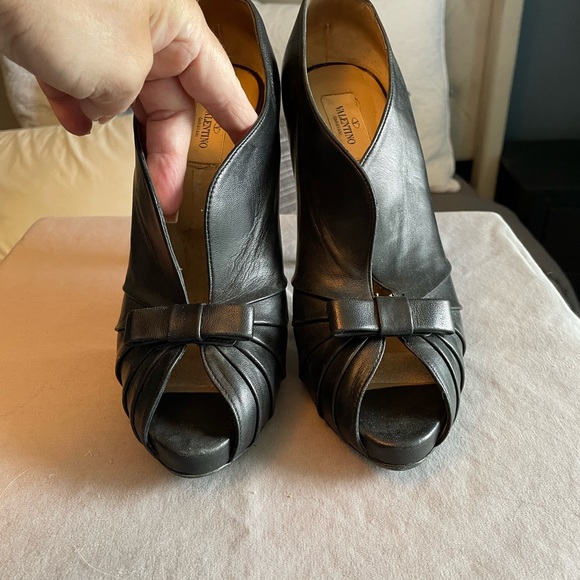 Valentino Bow Tie Booties - Picture 2 of 4